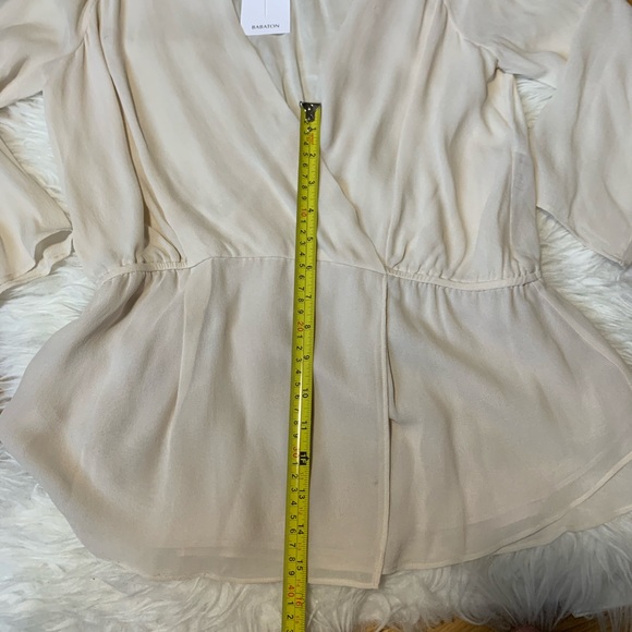 Babaton 100% Silk Alexander Blouse Bone Size medium NWT - Picture 3 of 10